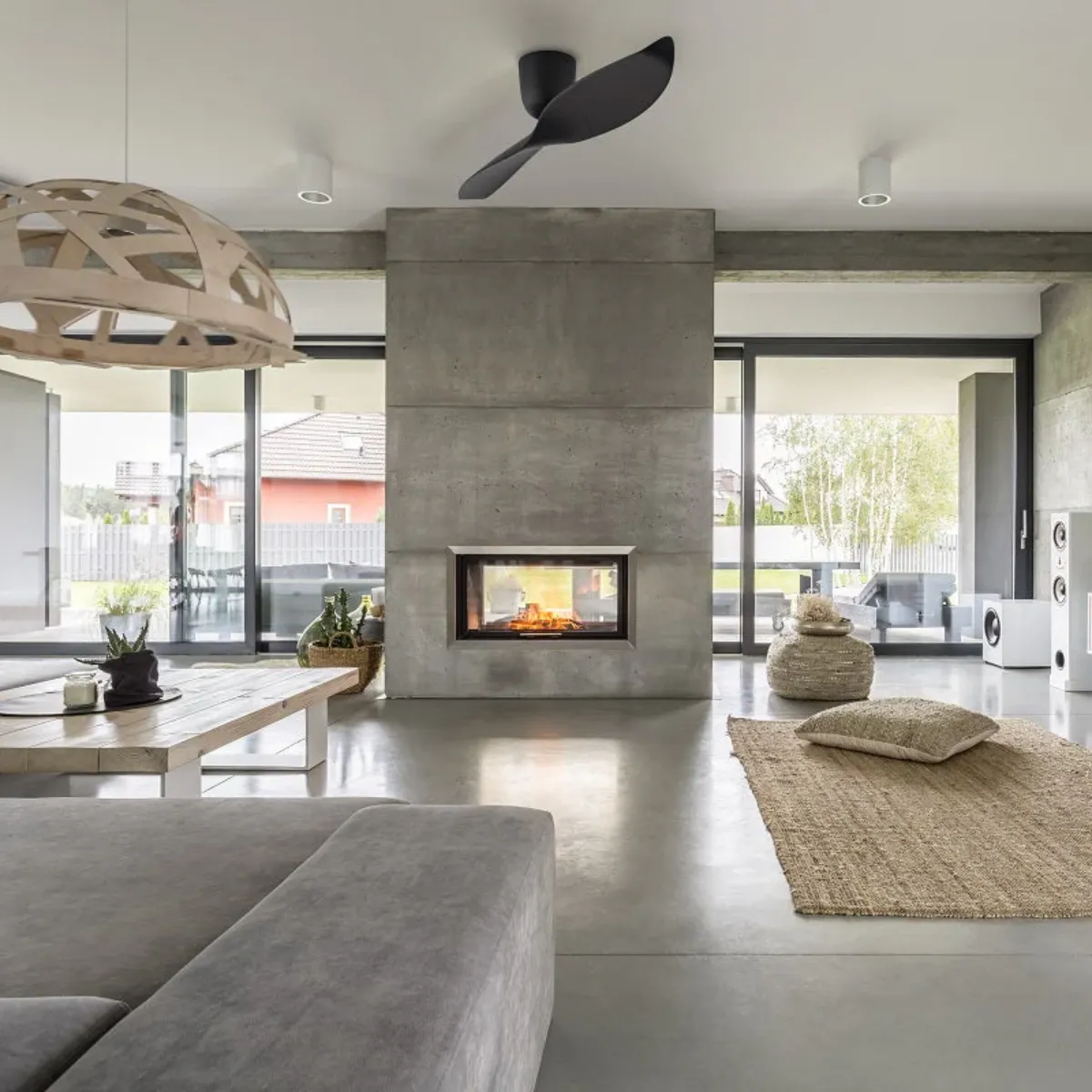 aeratron-ae+2-dc-ceiling-fan-black-in-wide-living-room