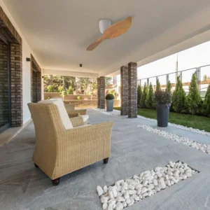 aeratron-ae+2-dc-ceiling-fan-white-with-timber-style-blades-in-wide-outdoor-living-space