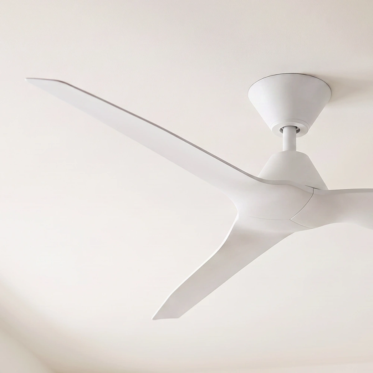 fanco-infinity-id-dc-54-inch-ceiling-fan-white-angled-close-up-insitu
