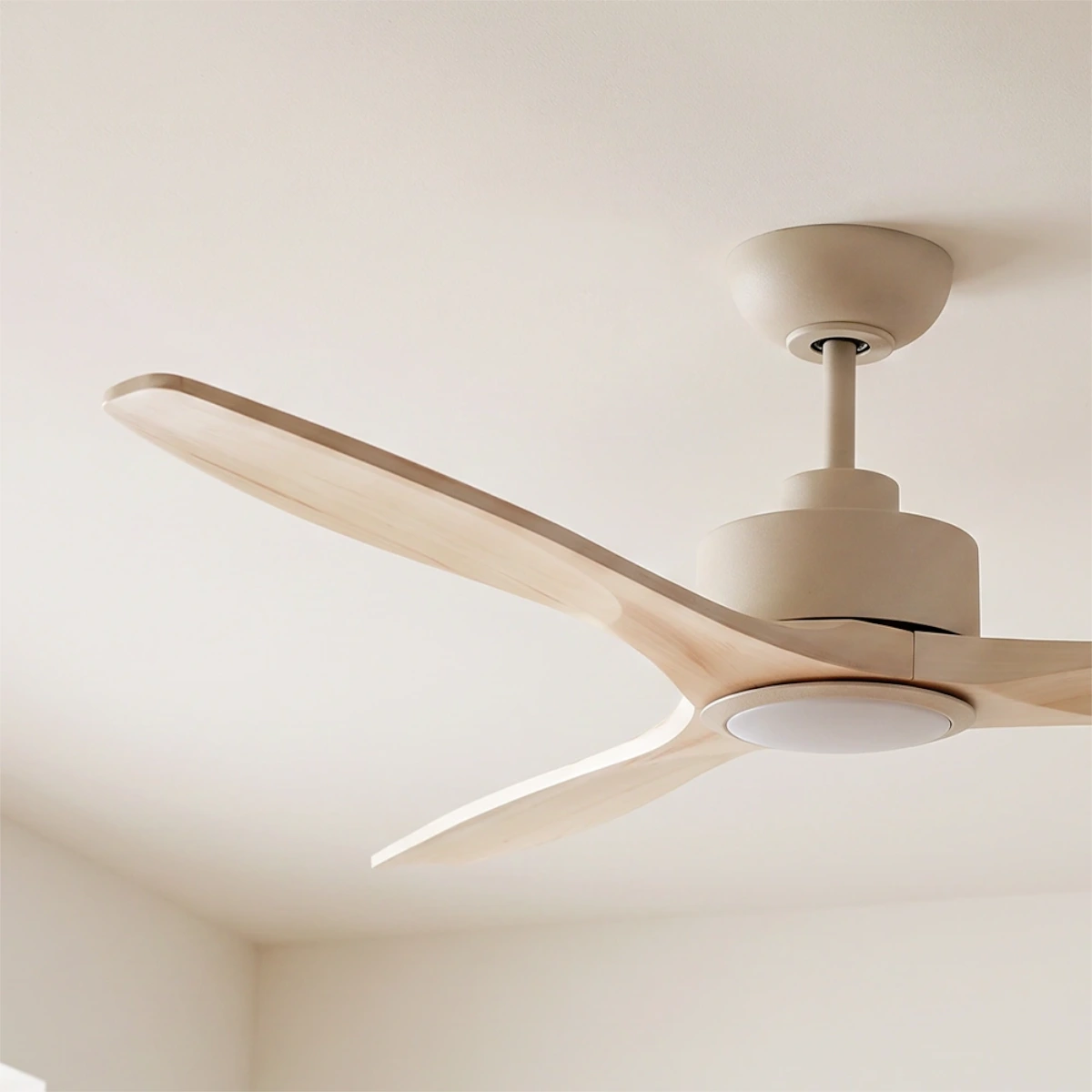 fanco-earthfirst-wynd-dc-ceiling-fan-with-led-light-zoomed-in