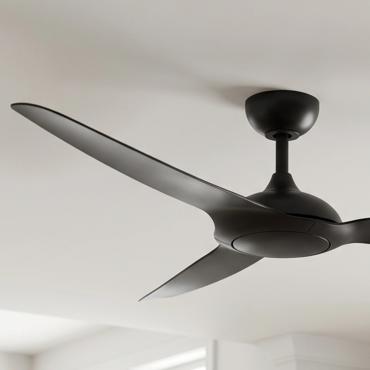 claro-glider-high-airflow-60-inch-dc-ceiling-fan-black-close-up